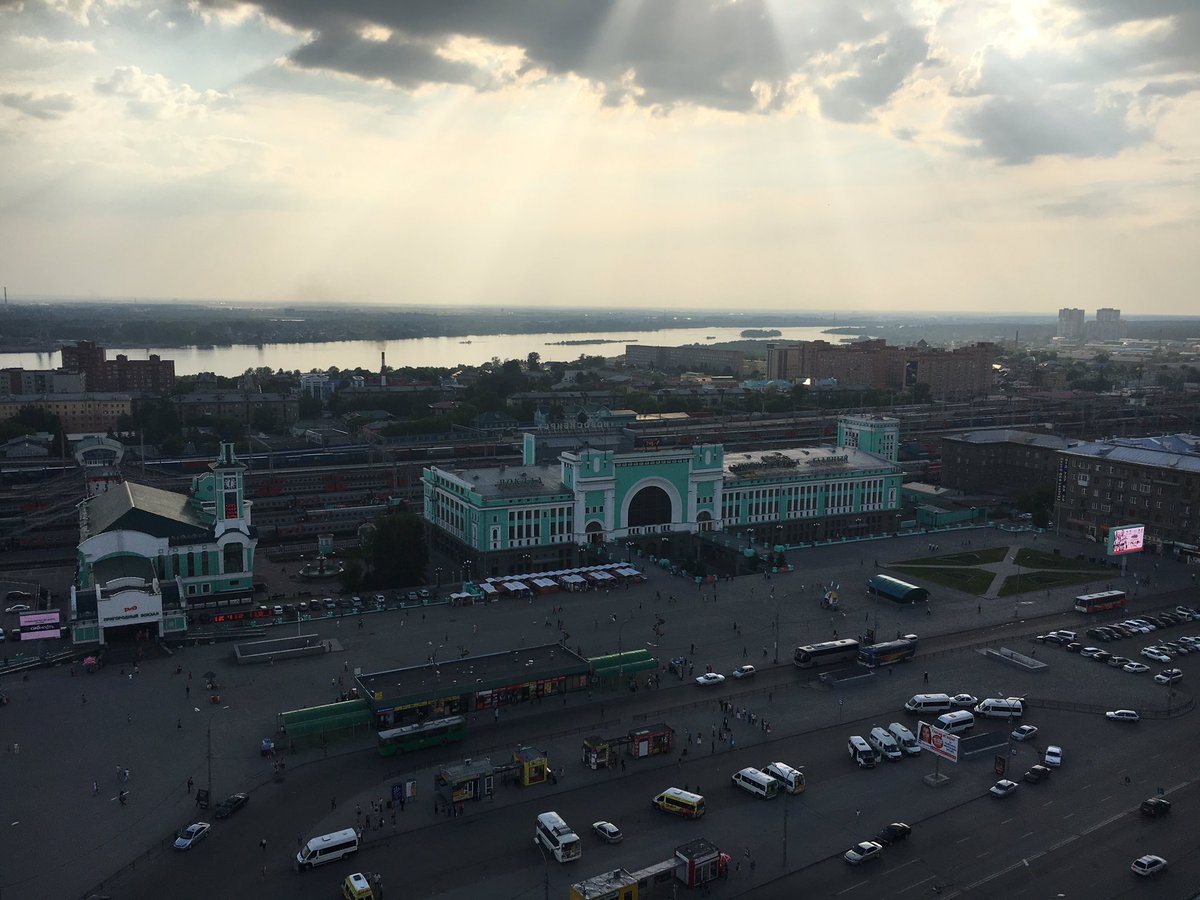 #novosibirsk uitzicht over de 3e grootste stad van Rusland. Met@oo de achtergrond oneindig Sibirie @Sjaloombv
