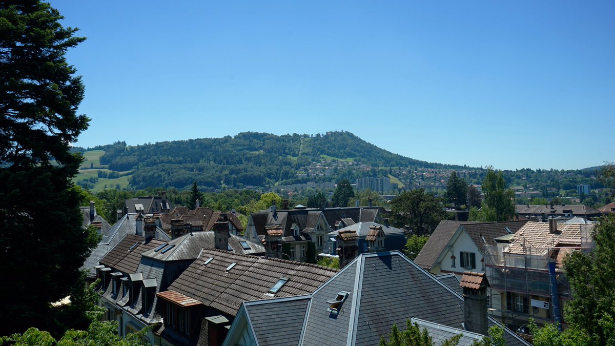 Dort oben ist gleich showtime! Und mit uns hat auch der Sommer Premiere🎉#dienashörner #theatergurten #bern #gurten