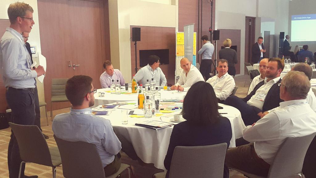 StartupTourBLN's tweet photo. Lebhafter Roundtable zum Thema #Startups bei der #rethinkCRM16 mit @BastianHalecker &amp; @Triumph_Adler!
@weCONECT https://t.co/vtB7SGVGNq
