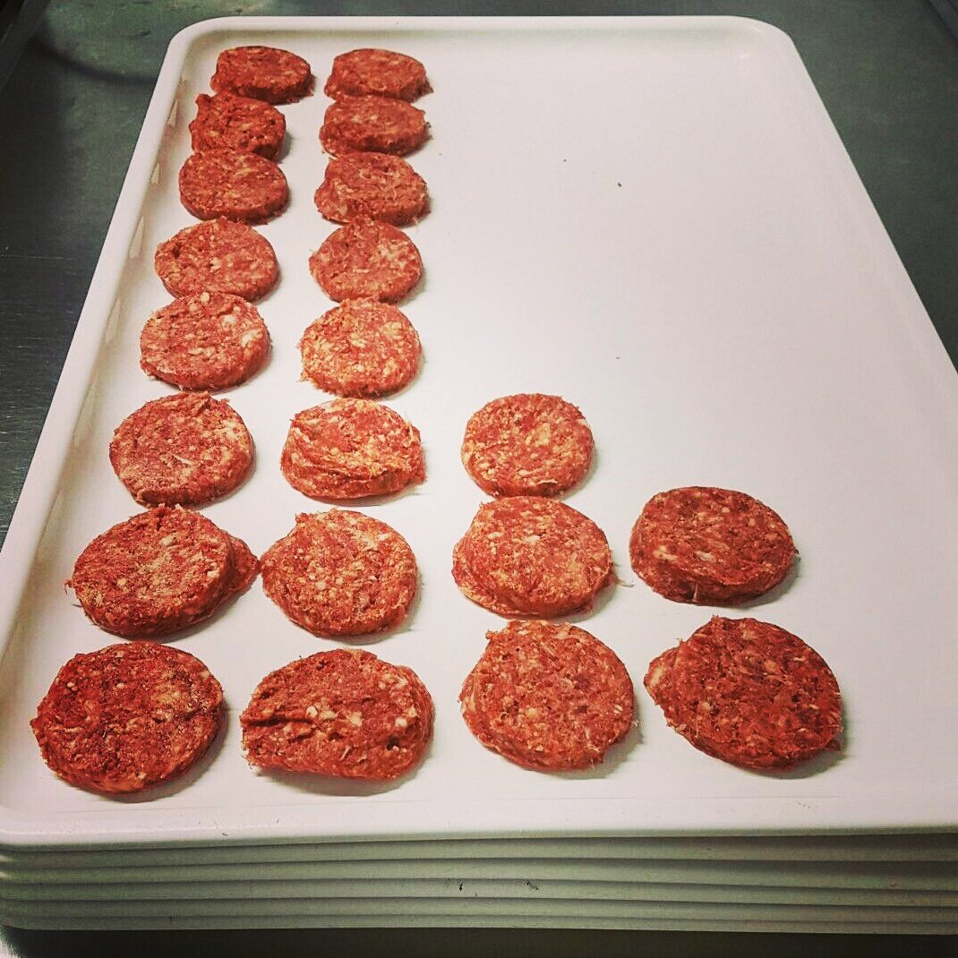 vareacarnes's tweet photo. Nuestras minis de buey y Portofino os esperan a partir de las 20 en @Olhops #MeetTheCook #Burgers&Beers https://t.co/9u5yoLo9Xw
