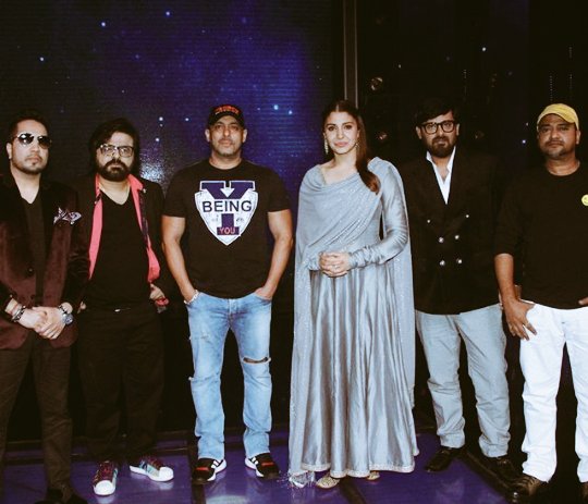 BeingSalmanClub's tweet photo. @BeingSalmanKhan @AnushkaSharma @MikaSingh SULTAN #SultanPromotions https://t.co/Q8IC3wTkpc