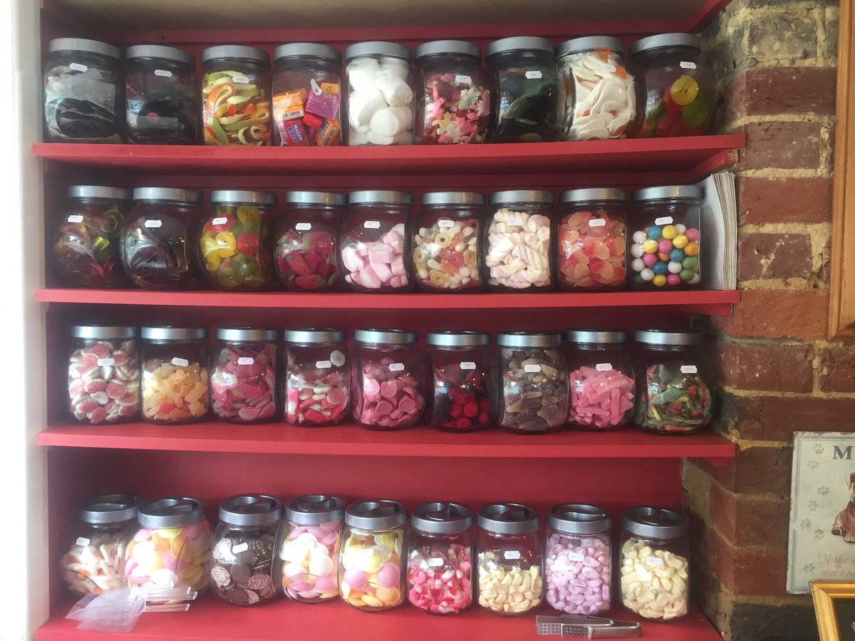 EcologySurveys's tweet photo. What a great place to stop for coffee #sugar #theredkettle in lovely #cowfold https://t.co/AaKJLjIGoU