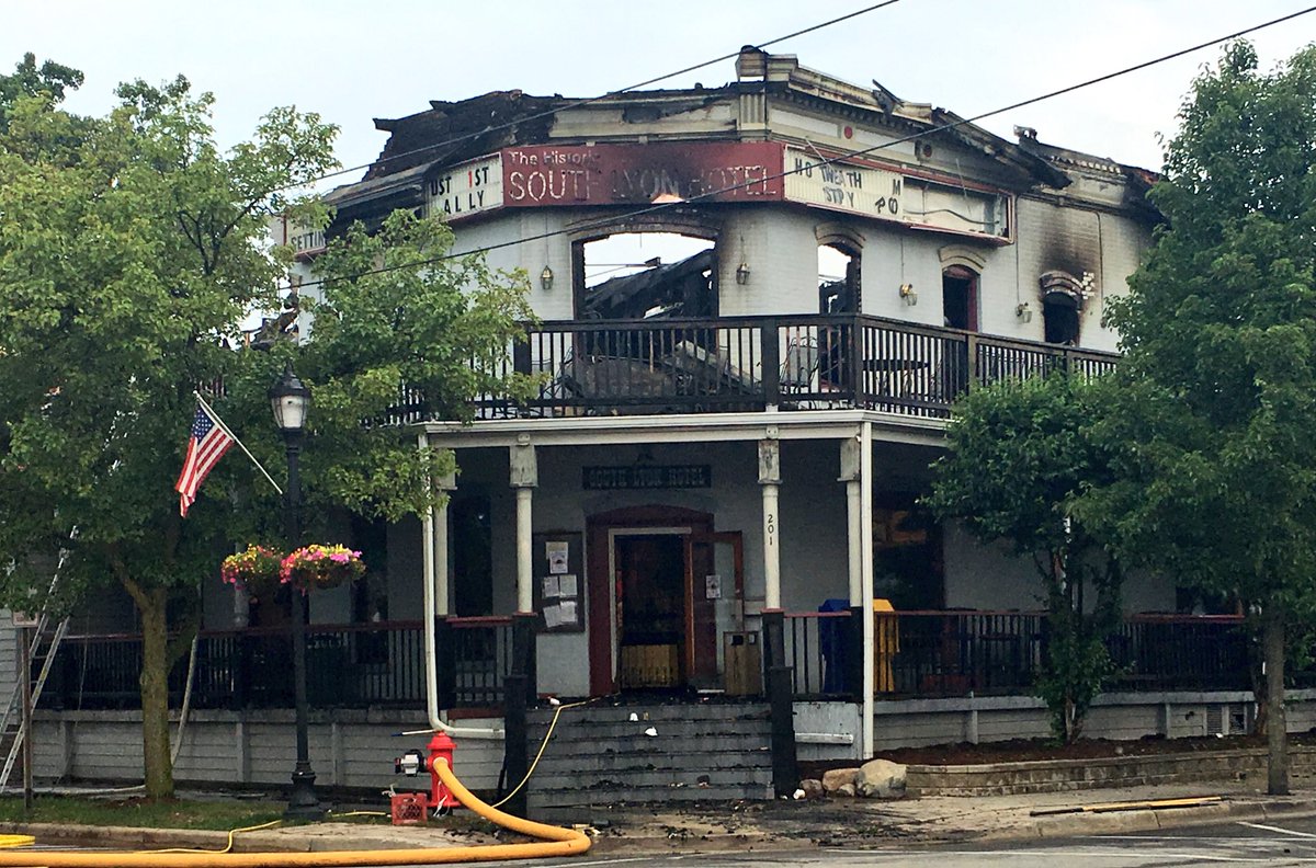 ShelleyChilders's tweet photo. Just spoke with owners of #SouthLyonHotel... They plan to rebuild and open again! https://t.co/cOttvEMIP5