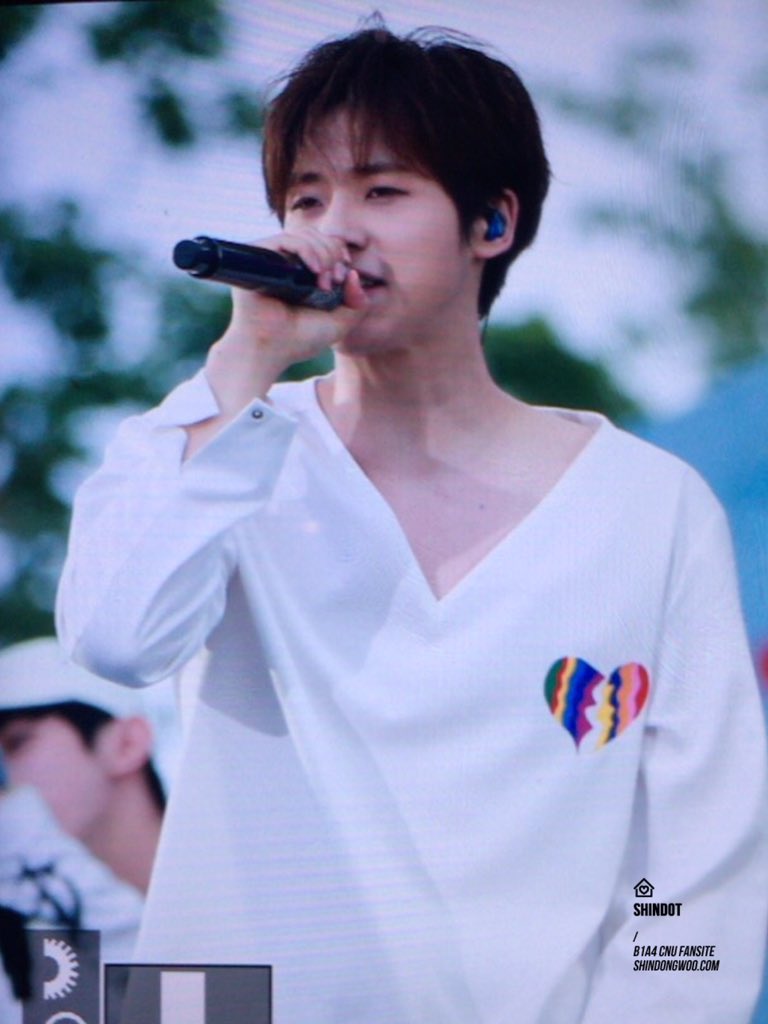 shin_dot's tweet photo. 160623 광주 웹컨텐츠 행사 #신우 시누 너 오늘 되게,,,귀엽따,,,의상도 예쁘구,,,사랑스럽네,,,,(ง‾̴̴͡▽‾̴̴͡)ง,,,흐흐 https://t.co/IZzbnipHDF