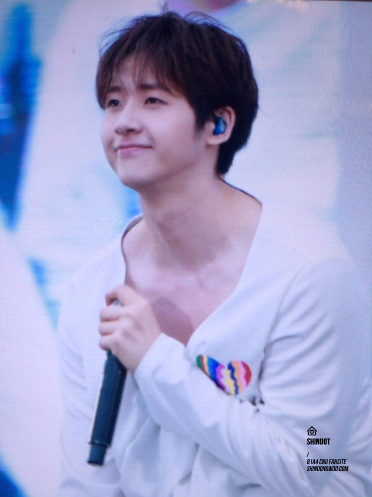 160623 광주 웹컨텐츠 행사 #신우 오늘 신우가 예뻐서 프리뷰가 많네요💕 섹시하고 귀엽고 할 수 있는거 다하고 간 시누 최고 짱짱✨
