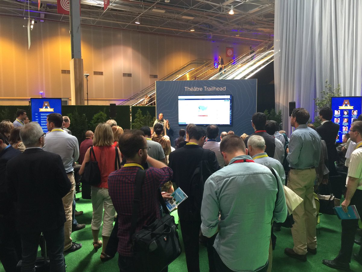 kavindrapatel's tweet photo. @esjacob packs the #Trailhead Theater at the Paris #SalesforceTour @SalesforceDevs #trailheadzone https://t.co/z4c2FjLCut