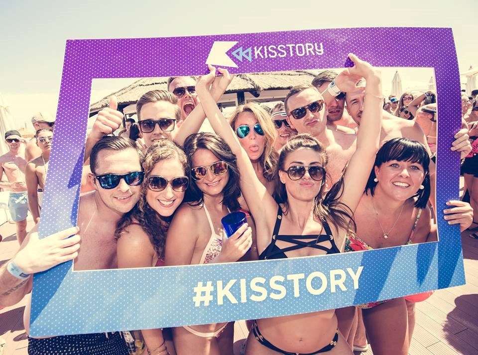 playkissuk's tweet image. #KISSTORY is back in Marbella Friday 1st July! This could be YOU 👇👯☀ Get tickets here &amp;gt;&amp;gt; bit.ly/20Ldvlz