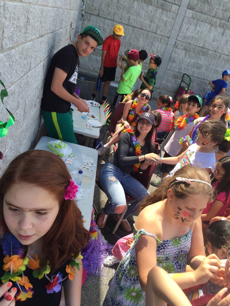 <a href="/EnglishMTL/">English Montreal School Board</a> <a href="/General_Vanier/">General Vanier</a> face-painting at Aloha party at General Vanier