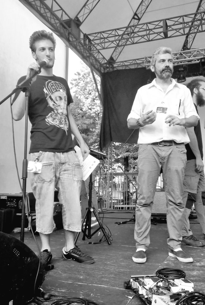 BandzillaFest's tweet photo. I nostri presentatori Matteo Meda e Maurizio principato vi avvisano che #bandzilla2016 è ufficialmente iniziato! 🎸🎶 https://t.co/UPJJqPcSXx