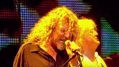 BLABBERMOUTHNET's tweet photo. Jury: LED ZEPPELIN Did Not Steal 'Stairway To Heaven' Intro https://t.co/nFNI8vxdlk https://t.co/UhT7HrsbJA