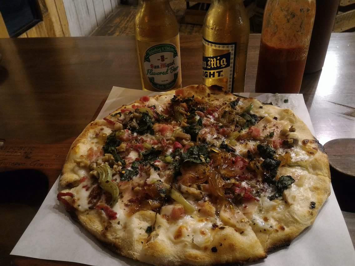 JelaiValmores's tweet photo. His Pizza tasted better than mine. 🍕
#weeklydate #pre9th https://t.co/baLbTYf8WM