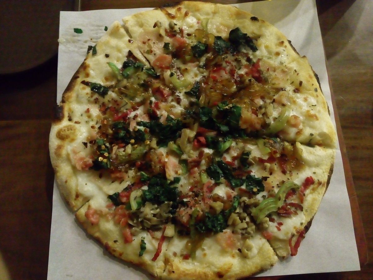 JelaiValmores's tweet photo. His Pizza tasted better than mine. 🍕
#weeklydate #pre9th https://t.co/baLbTYf8WM