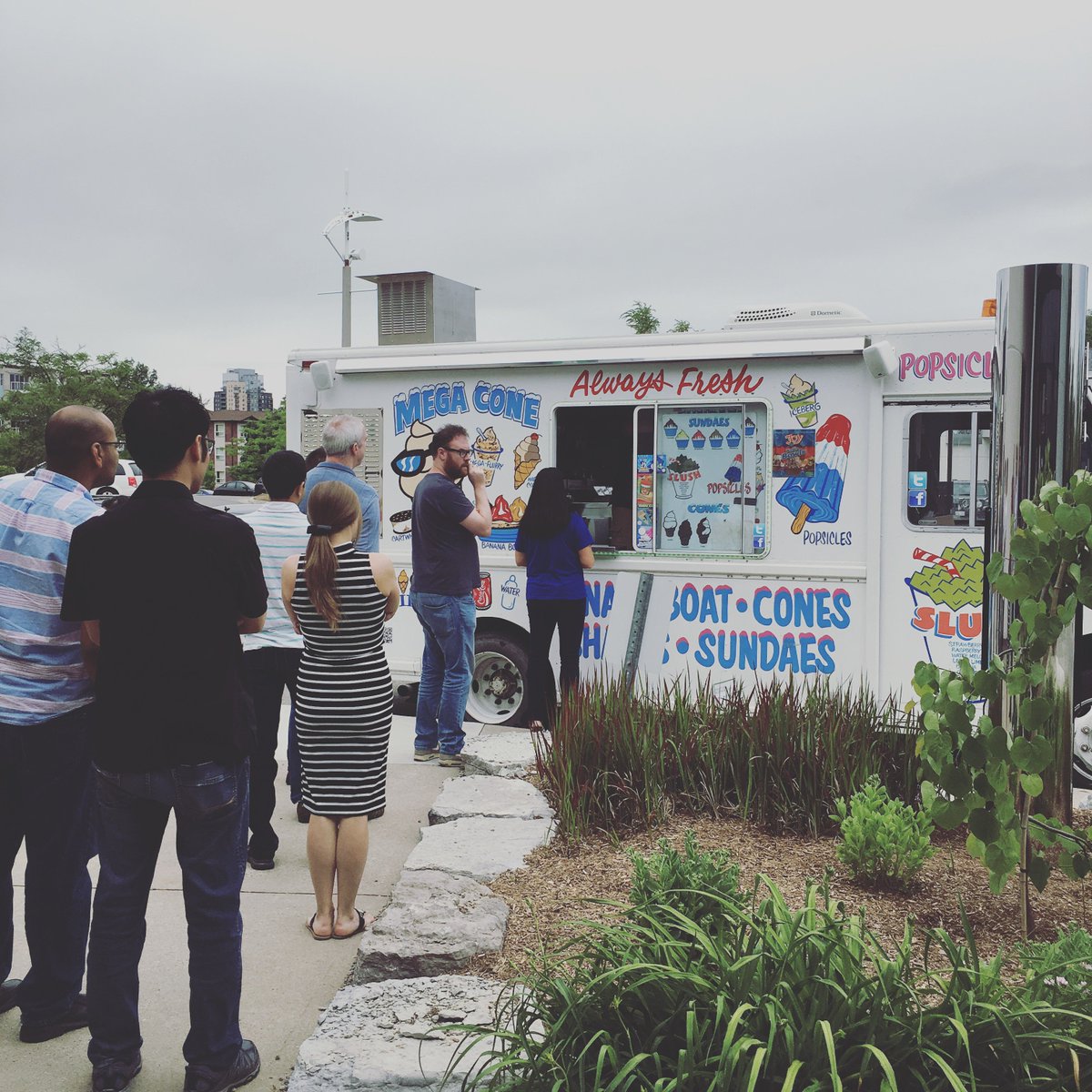 LittleLettersx's tweet photo. @DejeroLabs are the best bosses ever! 🍦🍦🍦🍦 https://t.co/VRFi0gPxAd