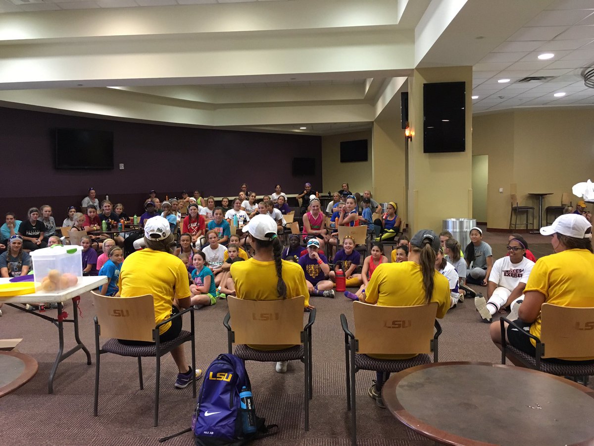 LSUsoftballcamp's tweet photo. Q and A time with a few @LSUsoftball players and our hitters and slappers. #Jobs #PlateApproach #WinTheNextPitch https://t.co/eVkwxl6cDy