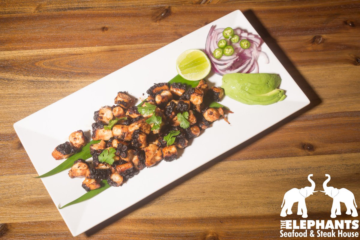 ElephantsPlaya's tweet photo. Hoy nuestro Chef se lució con estas carnitas de pulpo, disfrútalas con tu bebida favorita. #TheElephantsPlaya https://t.co/qnGhcueLtx