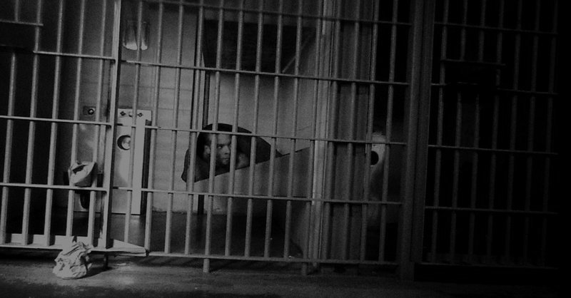 longform's tweet photo. "My Four Months as a Private Prison Guard" https://t.co/umF4wS8jkE (@shane_bauer, @motherjones) https://t.co/9CpLv92ngQ