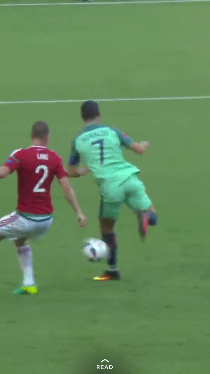 NandoSerrano_'s tweet photo. @LukeYoder1 😈🤔7️⃣ #backheelgoal @Cristiano https://t.co/mGGdx2XJ9L