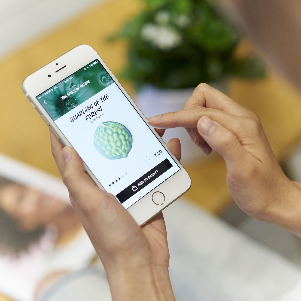 lushcosmetics's tweet photo. Introducing the #LushApp! https://t.co/hCzGNdDaPD https://t.co/67De3v1rBi