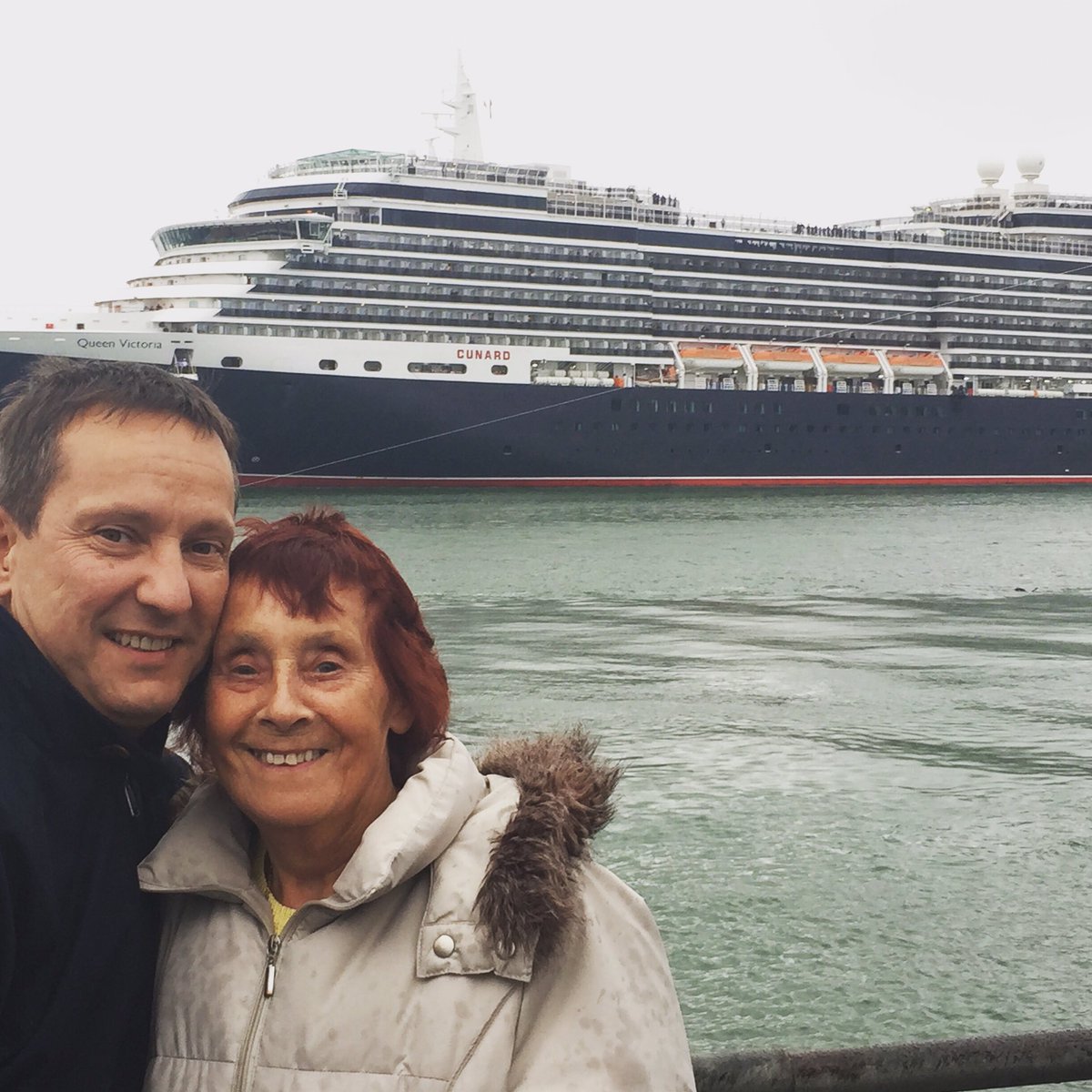Miss_EmmaC's tweet photo. Southampton with these two โค๏ธ #QueenVictoria #Cruise #thethreequeens https://t.co/CKfllM9r8K