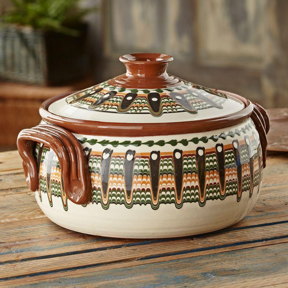 NatGeoStore's tweet photo. Artisans in the town of Troyan use needles/fingertips to create feathered effects in pottery
https://t.co/I32u9Kqn2p https://t.co/dzckSc6MCt