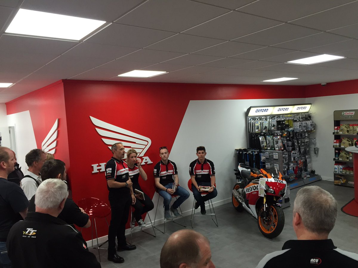 ecossedundee's tweet photo. Q&amp;A happening now! @JennyTinmouth @ohalloran22 @danlinfoot @HondaRacingBSB https://t.co/grj8rAKW5P