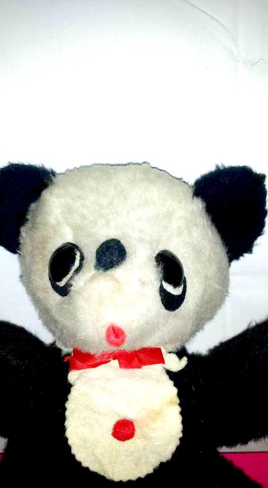 JunkYardBlonde's tweet photo. Vintage Panda Plushie, Panda Bear Plushie,Stuffed Animal, Stu… https://t.co/YIQdMRAu3Z #JunkYardBlonde #StuffedPanda https://t.co/j5gfdgviaQ
