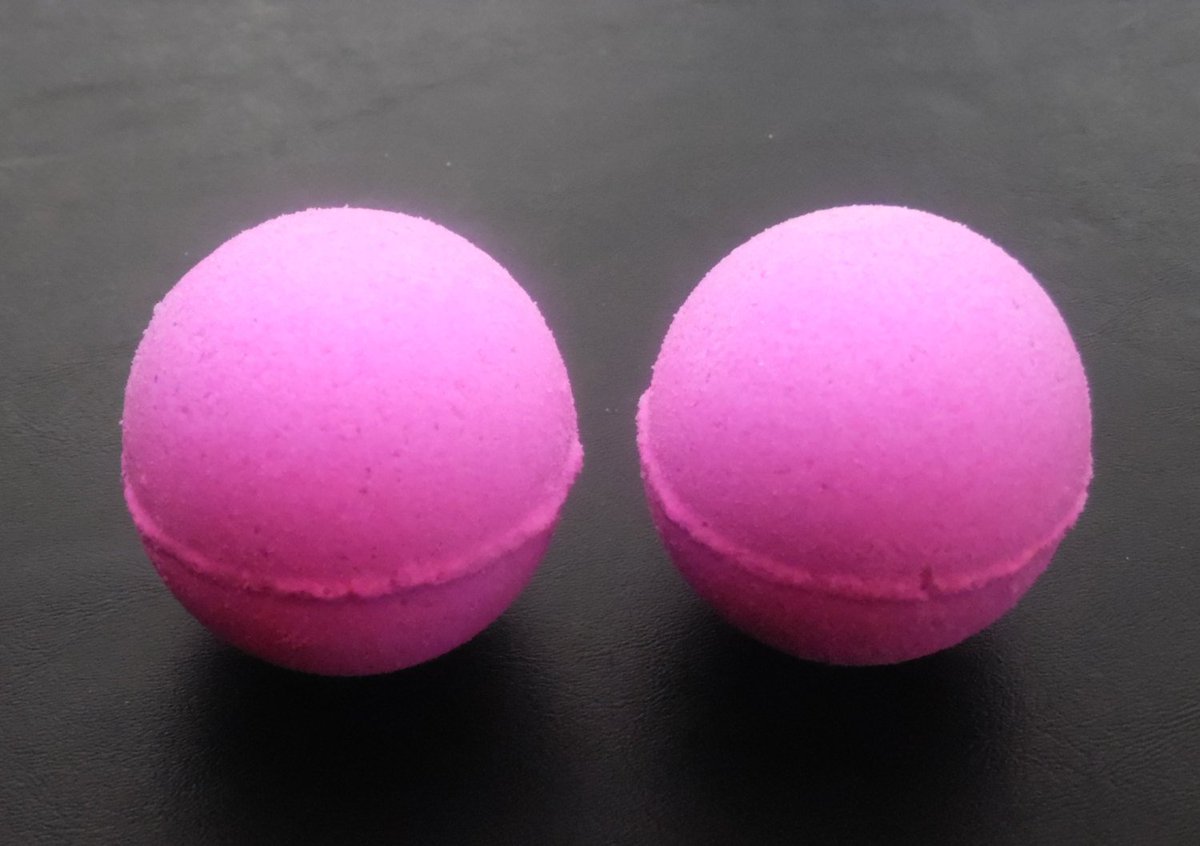 butterfliessoap's tweet photo. Black Raspberry and Vanilla Bath Bombs, Bath Bomb Gift Set,… https://t.co/ETlvYH6pDj #handmadehour #RaspberryVanilla https://t.co/VVYw3V7NgJ