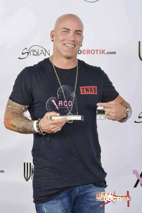 Our buddy @THEDPIERCE took home Best Actor - Parody @XRCOAwards  #goodjobbro #ReelSeduction https://t<a class="tags" target="_blank" title="On Twitter" href="/?out=eyJ0eXAiOiJKV1QiLCJhbGciOiJIUzUxMiJ9.eyJpYXQiOjE3MjUxMjQ2ODQsImlzcyI6InR3cG9ybnN0YXJzLmNvbSIsIm5iZiI6MTcyNTEyNDY4NCwiZXhwIjoxNzU2NjYwNjg0LCJyZWRpcmVjdF91cmwiOiJodHRwczovL3R3aXR0ZXIuY29tL1RIRURQSUVSQ0UifQ.CGNC4wJvyuKFFnpASlwuNet3nvVzCedBfUYjr9aHUdN11pfFNSkYyibtMd29vp3wt4FYBdC4viUbvkEPjeaxKQ">@THEDPIERCE</a><a href="/tag/reelseduction"class="tags"><span>#reelseduction</span></a><a href="/tag/goodjobbro"class="tags"><span>#goodjobbro</span></a>