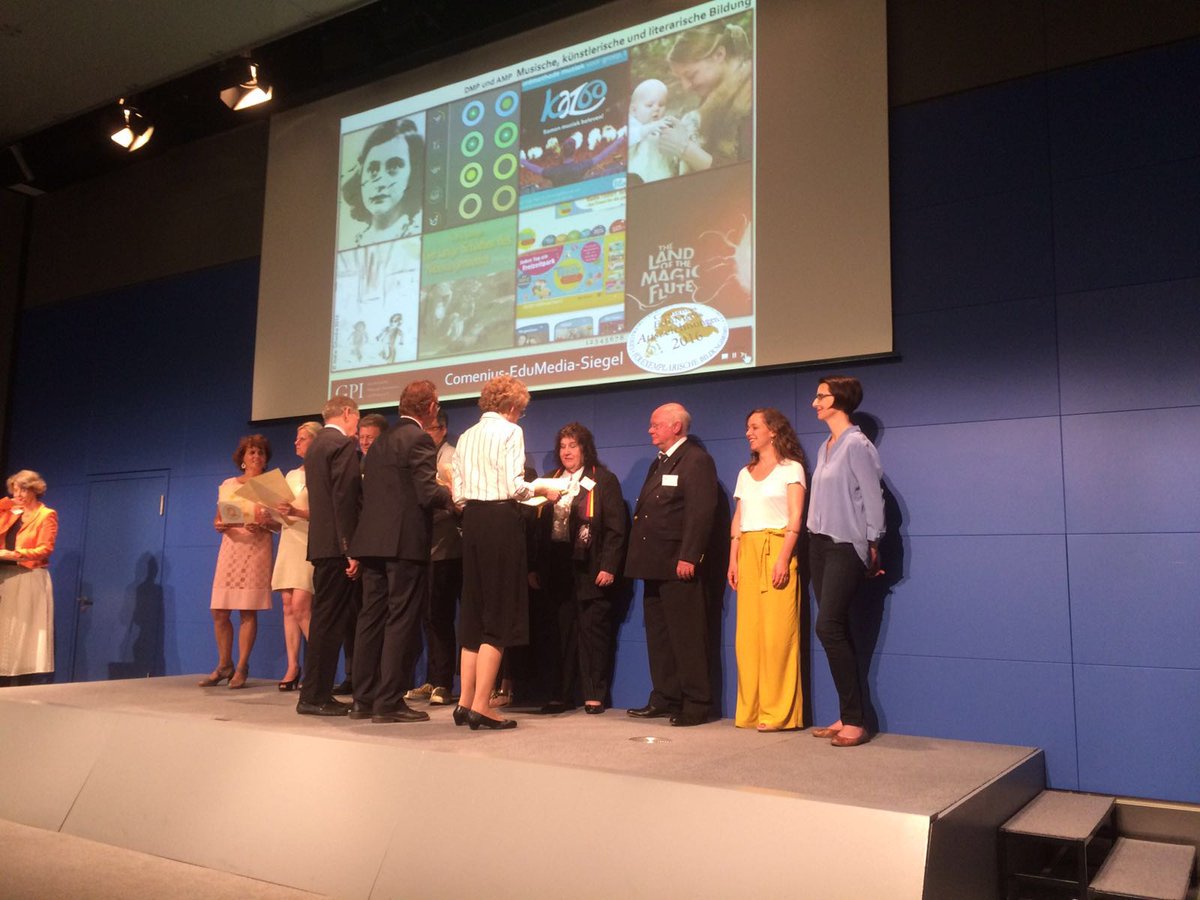Podium_Utrecht's tweet photo. Annefrankcantate.nl heeft een Comenius EduMediaAward 2016. Mooi werk!! @4en5mei @4meiconcert @Concertgebouw https://t.co/vCZ8tl1thI