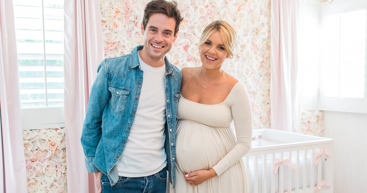 SoHappy - Ali Fedotowsky & Kevin Manno - Bachelorette 6 - Discussion - Page 60 ClpC7deWYAA7TTy