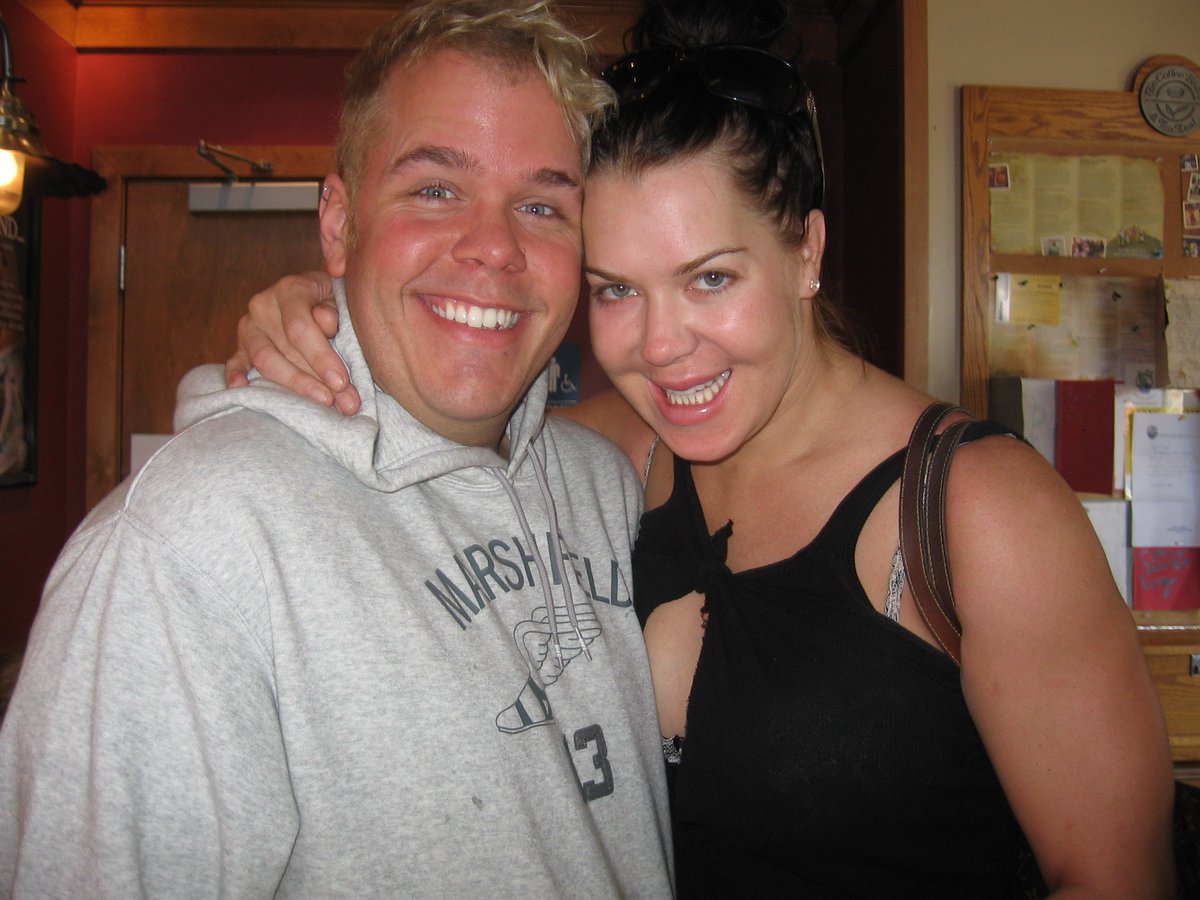 ThePerezHilton's tweet photo. Just came across this photo from 2006 with #Chyna at my old office, the Coffe Bean. RIP https://t.co/eq7GbxsY7m #TBT https://t.co/YFAwS55rpB