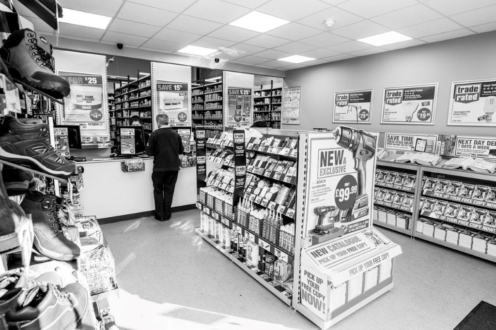 TowndoorLtd's tweet image. Super black and white image of the @Screwfix trade counter within #TheDyeworks