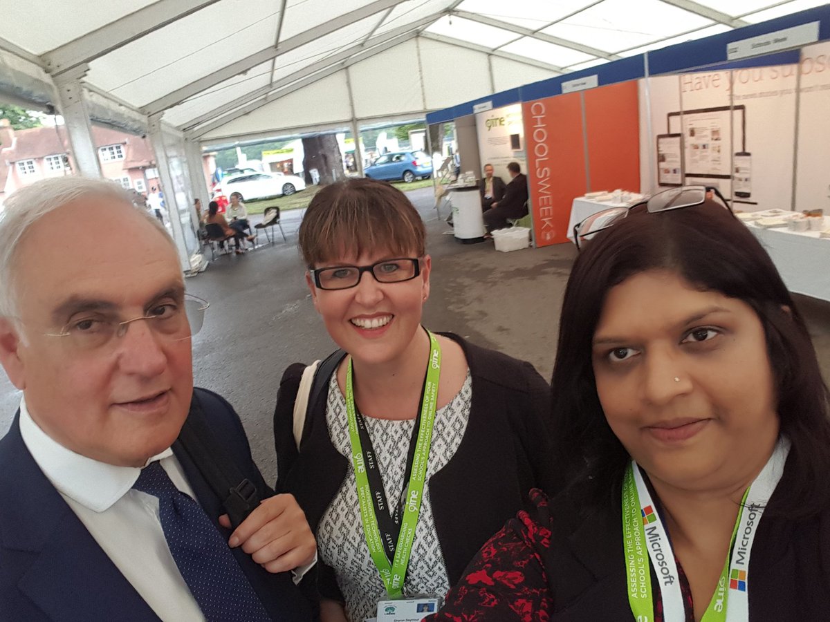 LECFarnborough's tweet photo. @sharons1969 @Baggerrs #timesedfest@SirM_Wilshaw, Sending out an inspiring vision for education. LEC subscribes. https://t.co/sxGNfrw63y