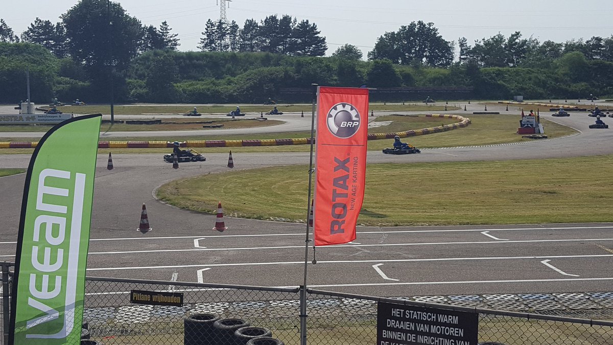 And off they go! #veeamrace