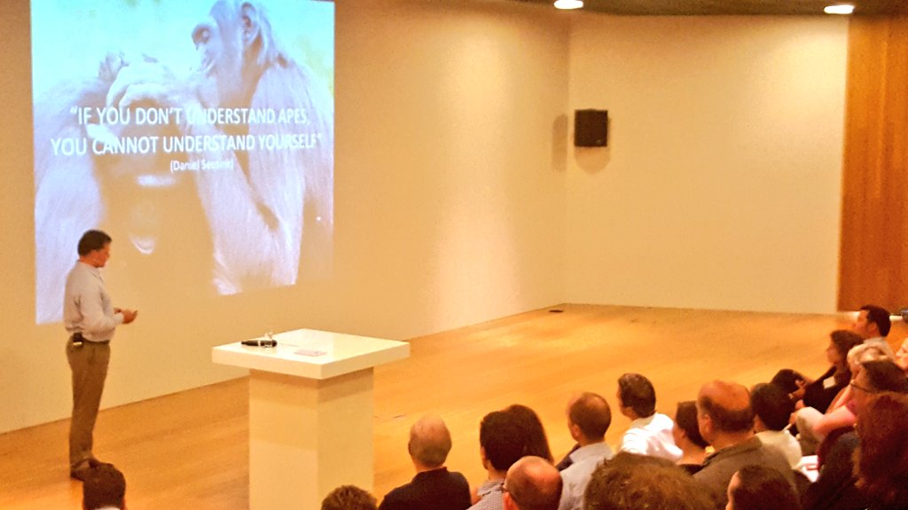FerdinandWieman's tweet photo. Keynote @DanielSeesink: Circulair bouwen heeft leiderschap nodig. Leren van apen! bioLOGISCH leiderschap @DGBCnl https://t.co/joEi6Ex16S