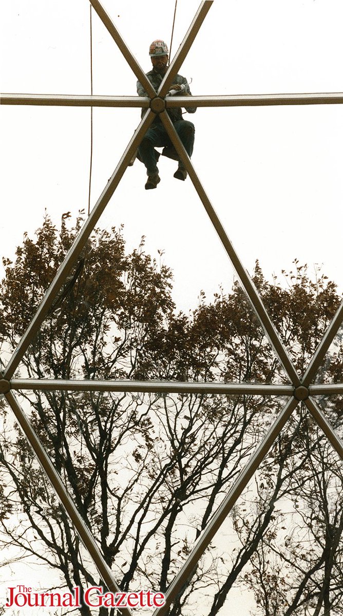 JGFeatures's tweet image. #TBT: Work on the Indonesian Rain Forest at @fwkidszoo in Fall 1993. #AllenCo200 #Indiana200 #FortWayne