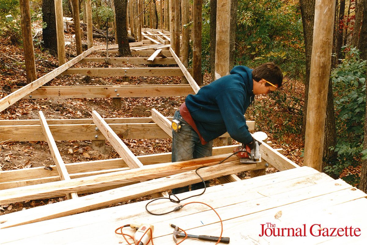 JGFeatures's tweet image. #TBT: Work on the Indonesian Rain Forest at @fwkidszoo in Fall 1993. #AllenCo200 #Indiana200 #FortWayne