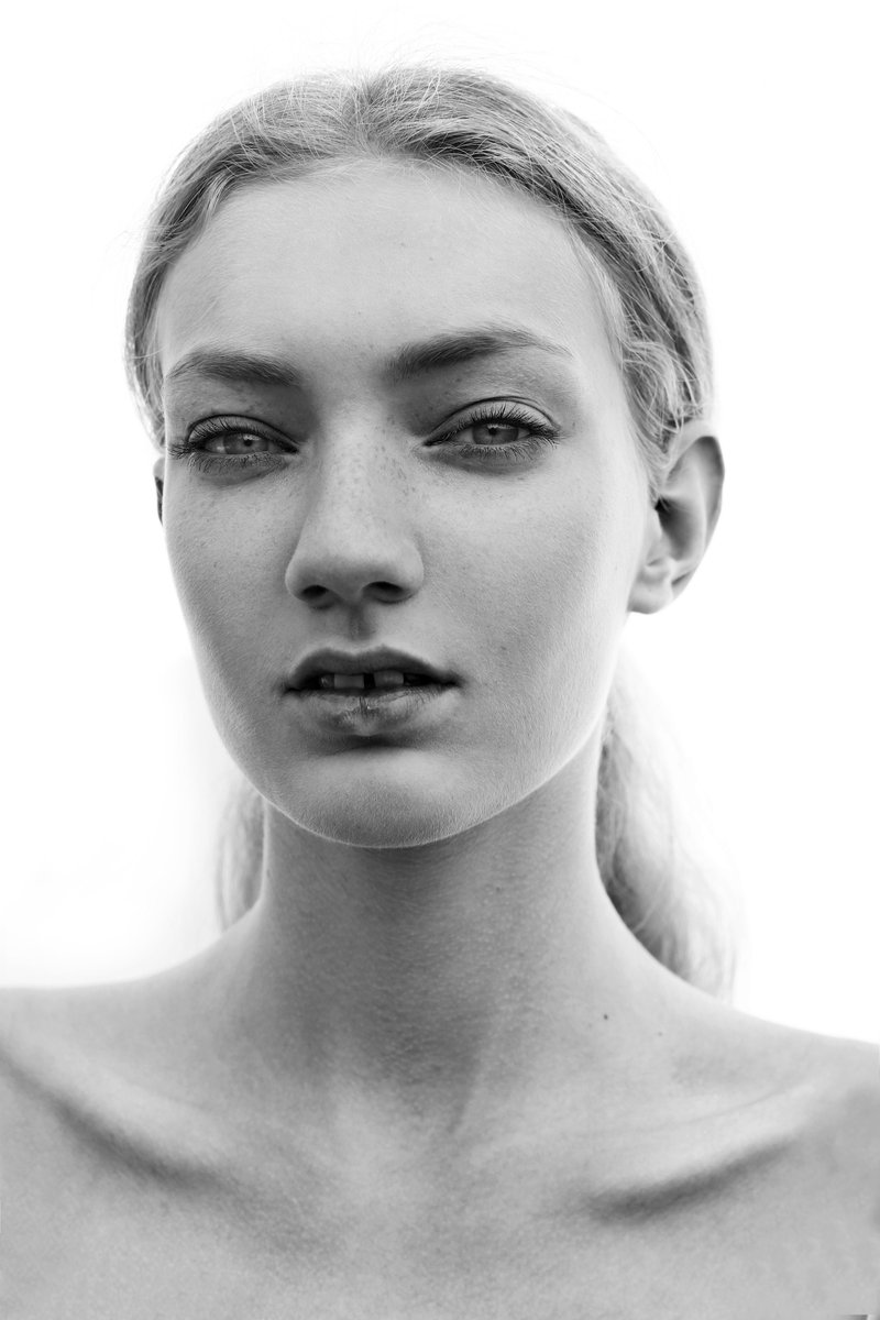 MANDPMODELS's tweet photo. #OBSESSED #JustIn! The incredible #Ammy shot by the talented @RhianCox #MandPDevelopment #WatchThisFace https://t.co/yAR455KoHW