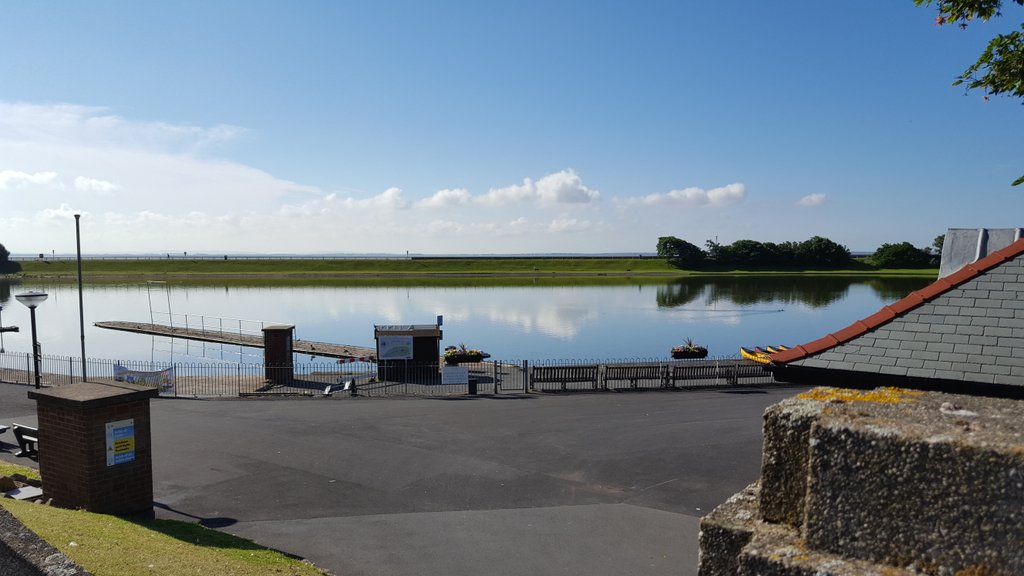 J0shRS's tweet photo. Today's office, a very warm and sunny  @Natures_Voice  #ribblediscoverycentre https://t.co/BOxS55VjS5