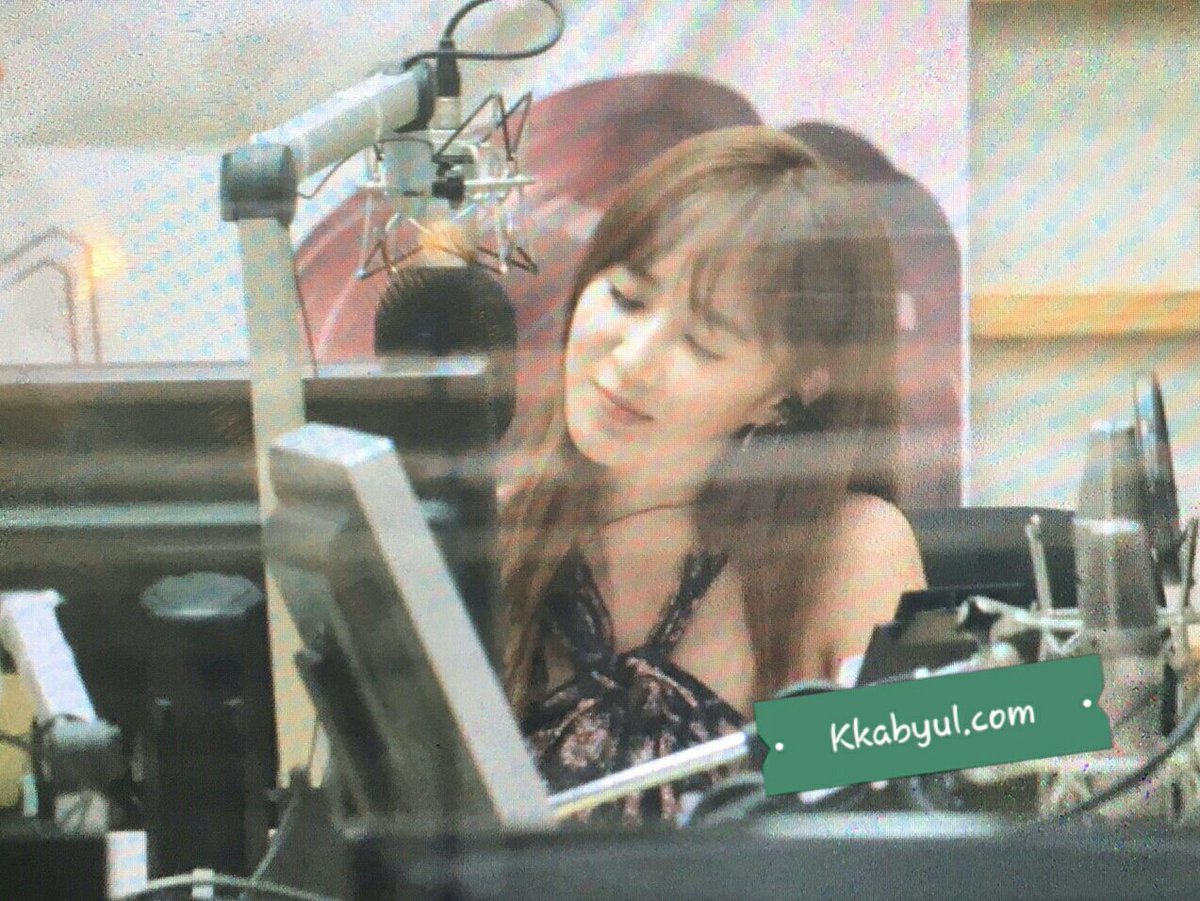 [PIC][23/24/25/26-06-2016] Yuri làm DJ đặc biệt cho "Radio KBS Cool FM Sukira" vào tối nay  - Page 5 ClpOYcdVEAEmx72