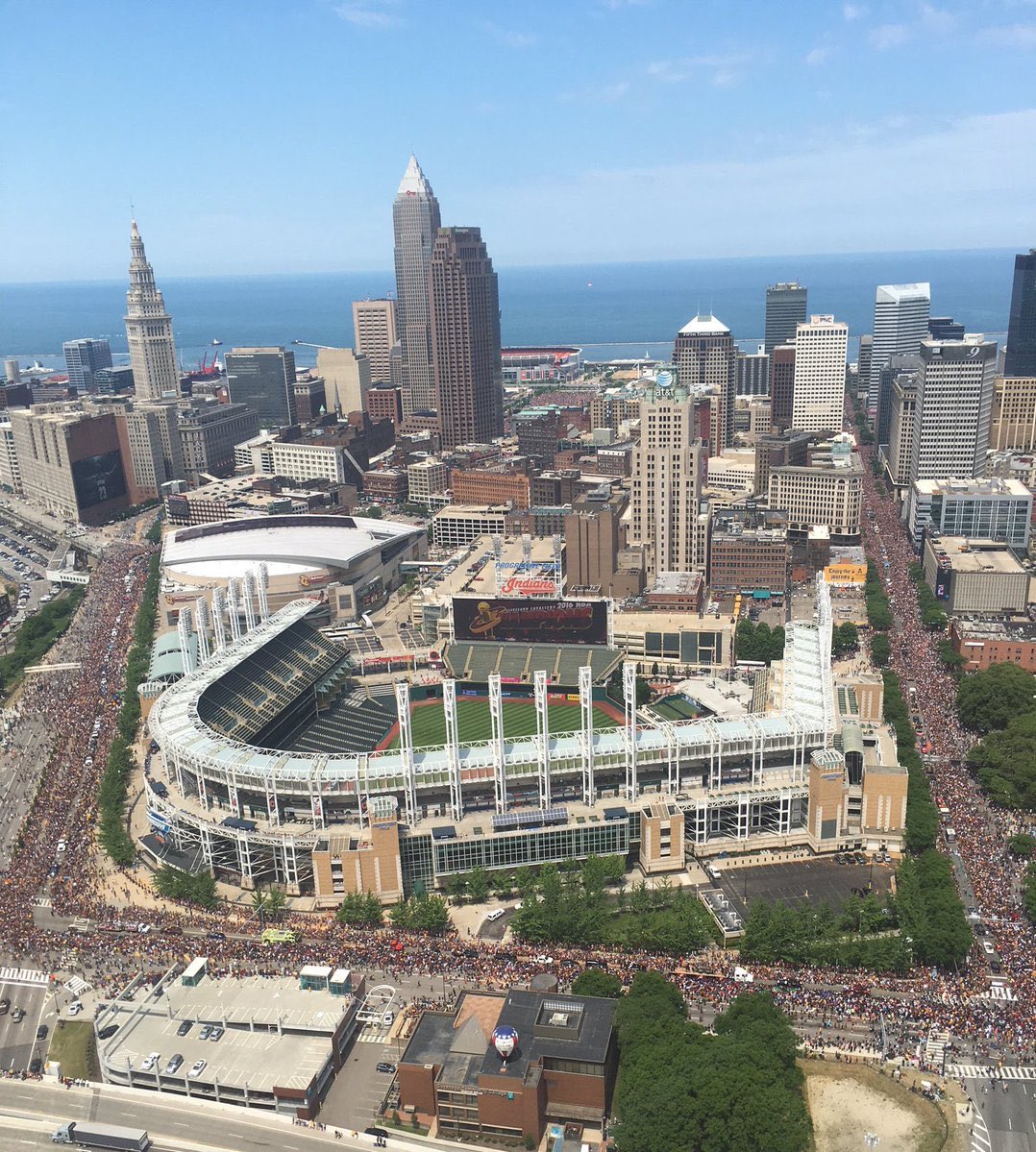 Tim0Supremo's tweet photo. Love championship pictures like this one from yesterday. #cavsparade #OneForTheLand #ClevelandParade #ClevelandRocks https://t.co/EQWbflMFz0