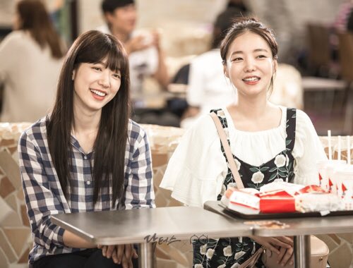 Korseries's tweet photo. พัคชินฮเย อีซองคยอง มุนจีอิน ในเบื้องหลังการถ่ายทำ #Doctors ช่อง SBS /น่ารักมากกก💕 https://t.co/5rN658YEIv