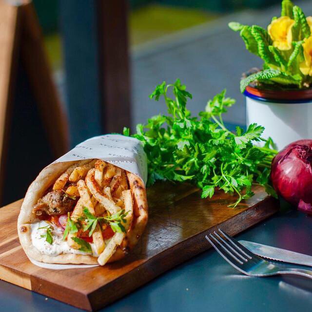 hypeappco's tweet photo. NEW Pop-up and #FREE Greek Delicacy! RUN Hypers run! @boxpark @theathenianuk #london  https://t.co/fzeWUfbGZi https://t.co/Dg1WkaUYS7
