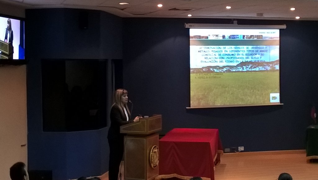 CristianTacuri's tweet photo. #CYTESPE2016 Expositora Ing. Oliva Ateaga https://t.co/24fCptUkxU