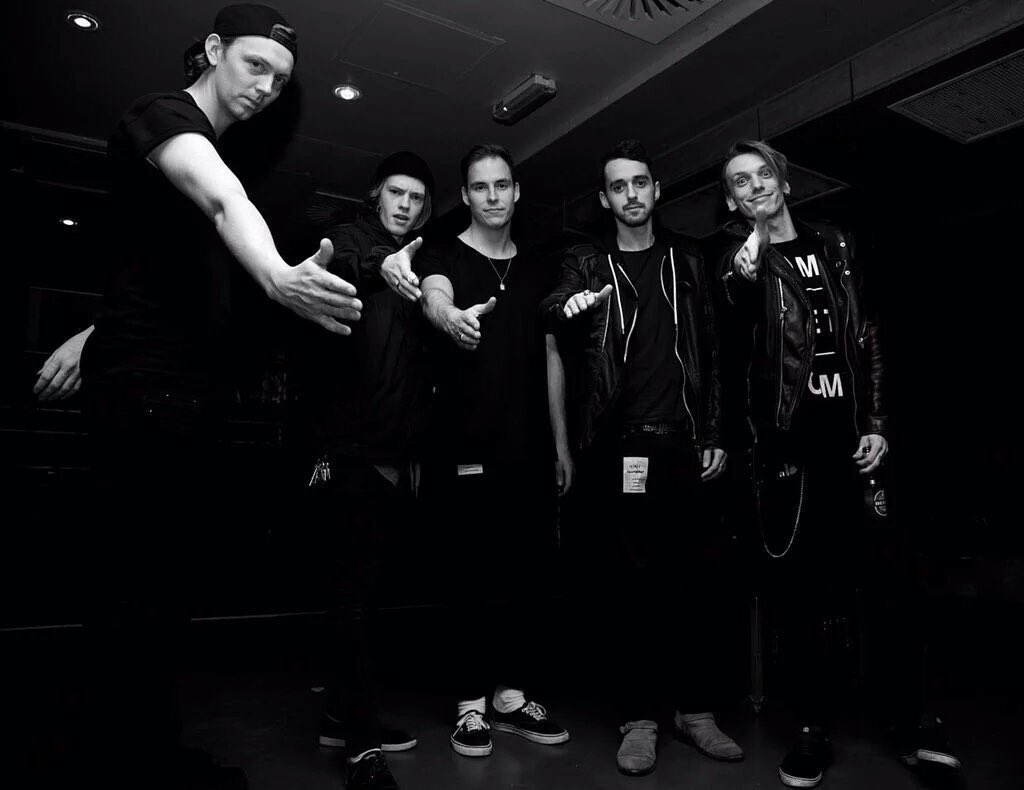 FR_Counterfeit's tweet photo. #oneyearofcounterfeit https://t.co/qS0SXclbWd