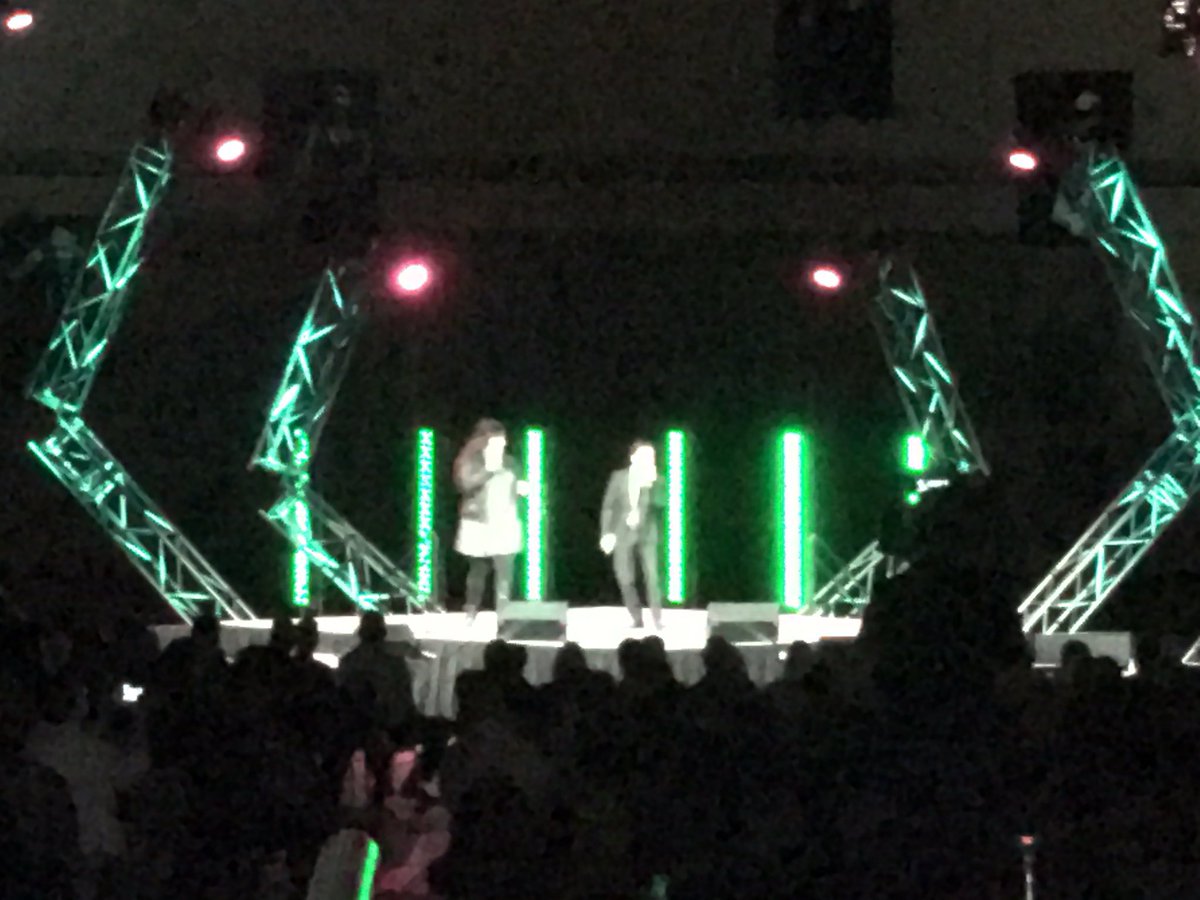 KariGordon16's tweet photo. Opening #Onward w/ style @CalgaryChamber #PeterPot #MichelleMenke @startupcalgary #innovation #beatbox #opera https://t.co/urPYlMT49w