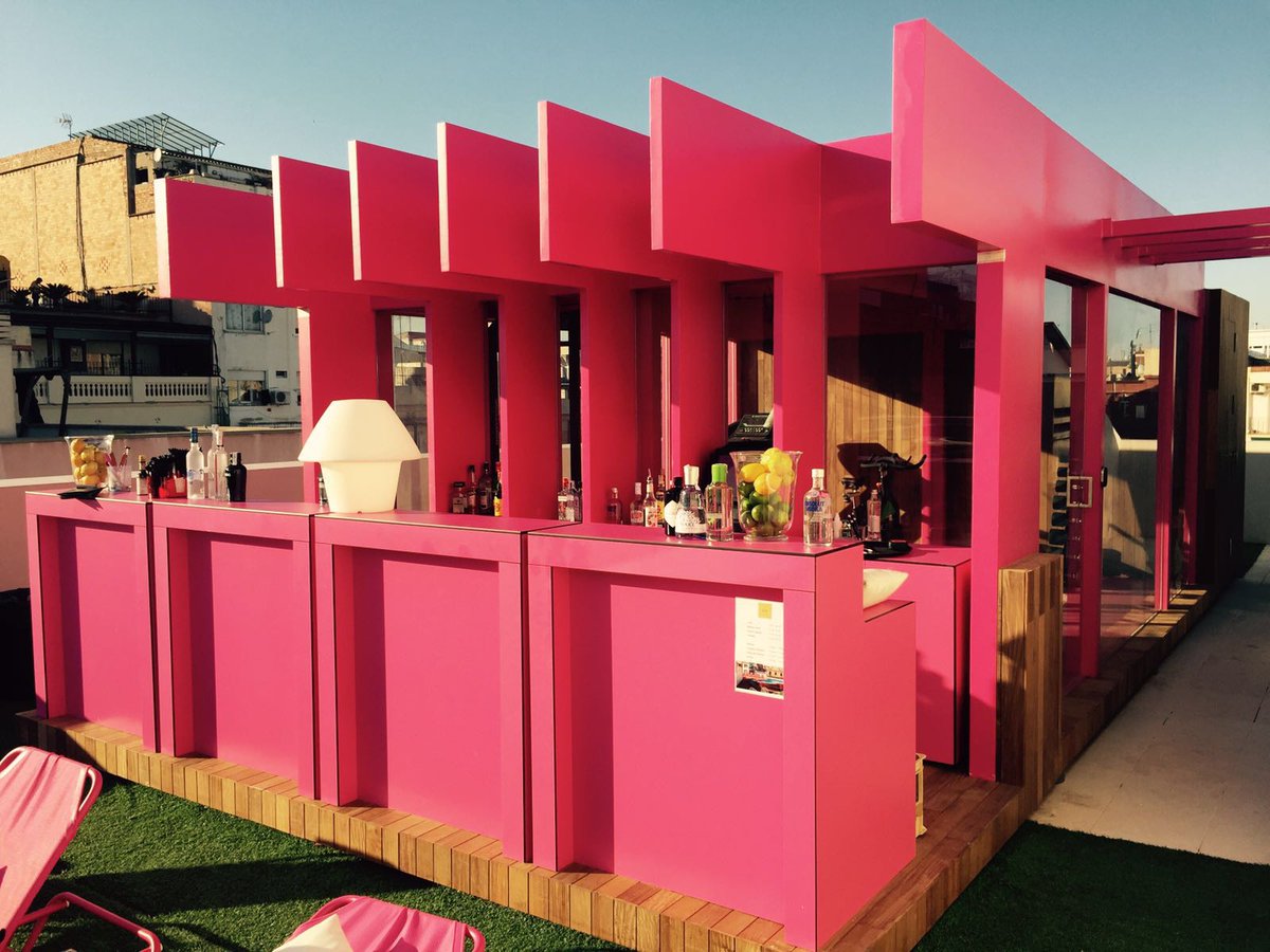 axelfriendly's tweet photo. ¿Dirías que no a un #afterwork en pleno Gayxample de #Barcelona? ¡Ven a disfrutar de unas copitas en #TWOHotel! :) https://t.co/6ZWnjPkVgx