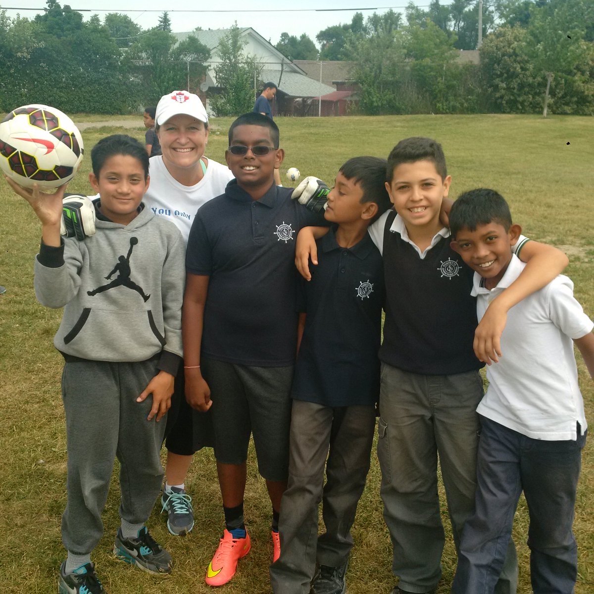 TPS_CPEU's tweet photo. Students from Corvette PS arrive for #policevsstudents soccer game @TPS41Div ^Bobbili @TPS41DivNH @ronboyceDPSU https://t.co/QGRXekUzMd