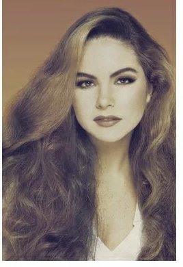 GuadalupeSinaim's tweet photo. Solo 4dias para que #Brasil se rinda ante tanta belleza tuya @LuceroMexico LUCERO CHEGA AO BRASIL #LuceroDelMundo https://t.co/5qU4lFSGeW