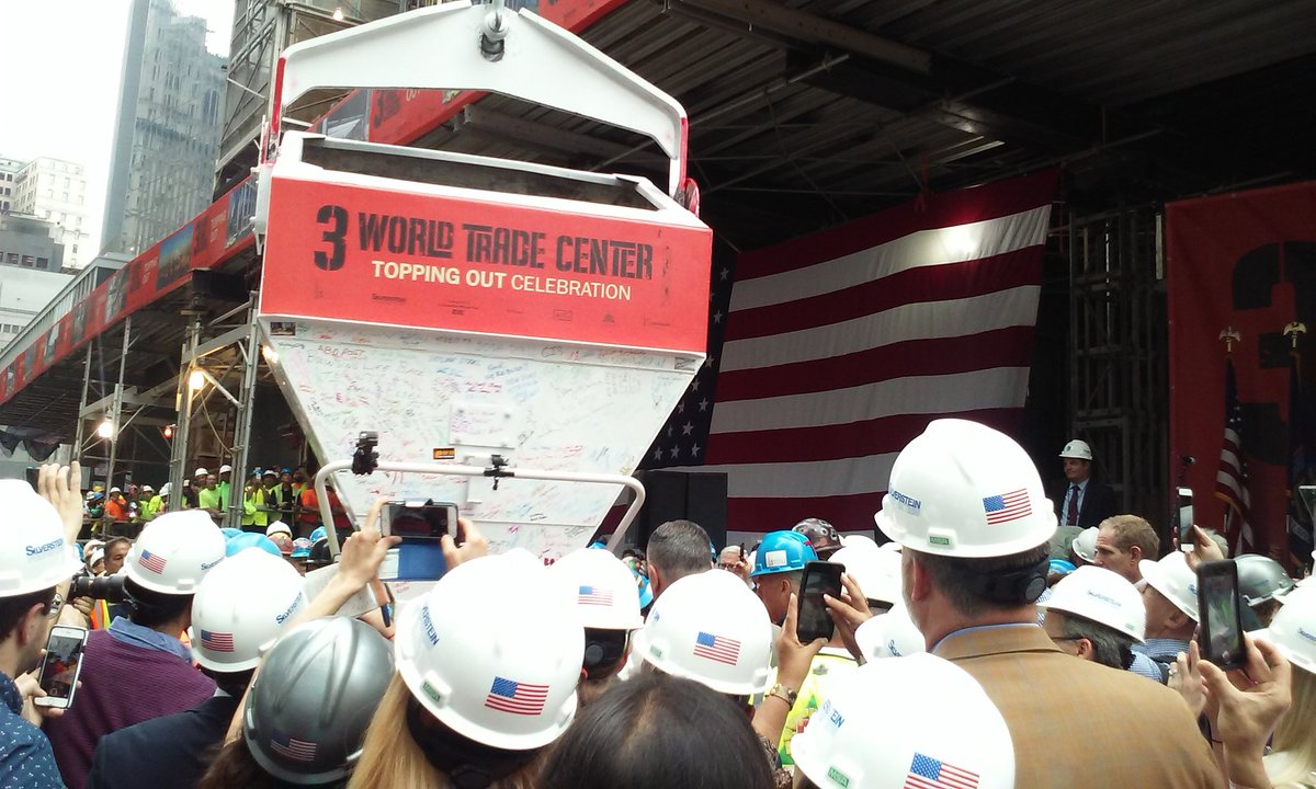ALEJOrincon's tweet photo. Bucket up and ready to go! #3WTCToppingOut https://t.co/3RoSXZLGgf
